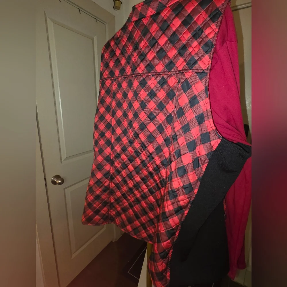 2 For $20 Kim Rogers Red and Black Plaid Women's Vest - Picture 5 of 5